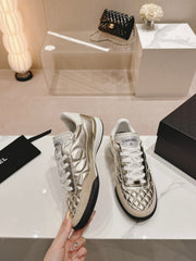 SNEAKERS IN GLOSSY GOLDEN LAMBSKIN
