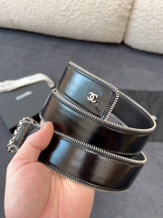 BELT 40MM IN BLACK CALFSKIN WITH INTERWOVEN CHAIN BUCKLE ZIPPER IN TRIM SILVER HARDWARE