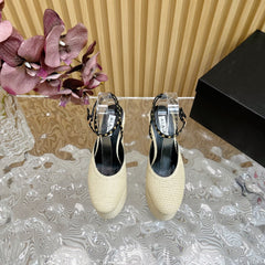 ALAIA LA WEDGE SANDALS IN WHITE PAPER STRAW