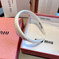 HAIR BAND IN WHITE COTTON ATTACHED PEARL CHAIN 418900