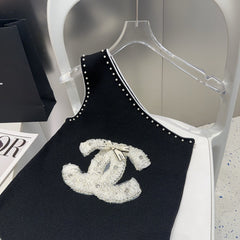 ONE SHOULDER TOP 643219 IN BLACK COTTON EMBOSSED PEARL