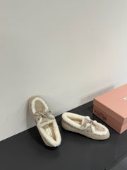 LACE-UP LOAFERS IN BEIGE SUEDE AND WHITE FLEECE LINING