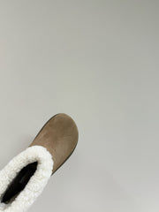 ANKLE BOOTS IN DESERT BROWN SUEDE AND FLEECE LINING