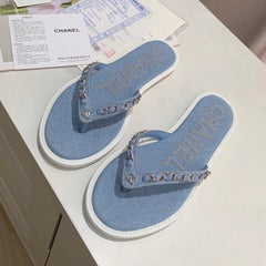 THONG SLIPPERS IN LIGHT BLUE DENIM