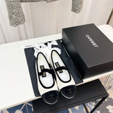 CC MARY JANE FLAT IN WHITE AND BLACK VELVET