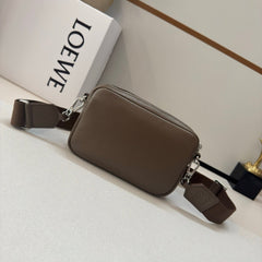 LOEWE 25S PEBBLE BAG 20 IN DARK TAUPE CALFSKIN SILVER HARDWARE