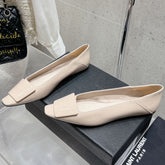 BALLERINA FLATS IN BEIGE CREAM PATENT CALFSKIN