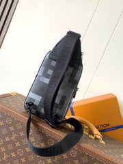 AVENUE 31 IN BLACK CANVAS CALFSKIN