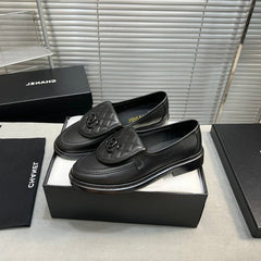 CC Women Loafers In Leather Black