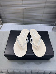 CRYSTAL THONG SANDAL IN WHITE CREAM SUEDE