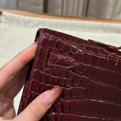 KELLY CUT 31 IN SANGRIA PURPLE ALLIGATOR LEATHER WITH GOLD HARDWARE