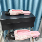 MULE IN LIGHT PINK SATIN AND BLACK LAMBSKIN