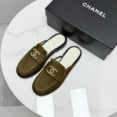 CC FLAT MULE 25S IN OLIVE BROWN CALFSKIN STYLE 6