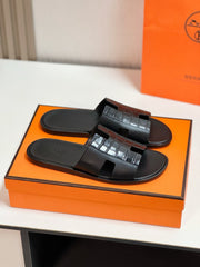 IZMIR SANDAL BLACK LAMBSKIN WITH PATTERNS