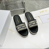 CD DWAY PLATFORM SLIDE IN BLACK AND WHITE COTTON EMBOSSED LOGO