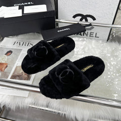 CHANEL 25S FUR SLIPPERS IN BLACK