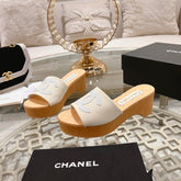 WEDGE PLATFORM IN WHITE LAMBSKIN WITH LOGO