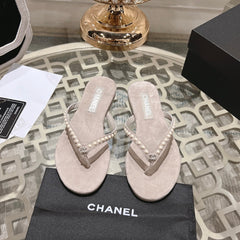PEARL THONG SANDAL IN PALE PINK SUEDE