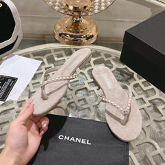 PEARL THONG SANDAL IN PALE PINK SUEDE