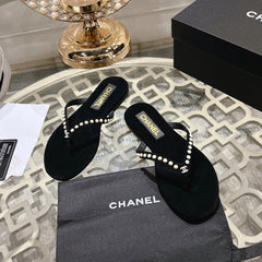 PEARL THONG SANDAL IN BLACK SUEDE