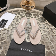 RHINESTONES THONG SANDAL IN PALE PINK SUEDE