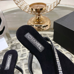 RHINESTONES THONG SANDAL IN BLACK SUEDE