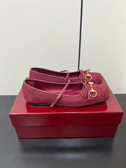 GG MARY JANE 25S IN DARK RED CANVAS WITH GOLD HARDWARE