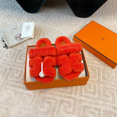 CHYPRE SANDAL IN LIGHT ORANGE SHEARLING