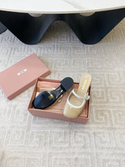 MARY JANE MULE PUMPS IN BEIGE GLOSSY SHEEPSKIN