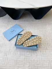 THICK-SOLED FLIP FLOPS IN ECRU BEIGE RUBBER