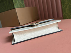 INTERLOCKING WOC 20 IN WHITE GRAINY CALFSKIN GOLD HARDWARE