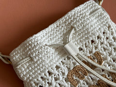 WANDER BUCKET BAG 23 WHITE IN RAFFIA WITH LEATHER TRIM