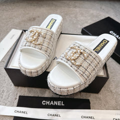 PLASTFORM HEELS IN WHITE TWEED AND CALFSKIN