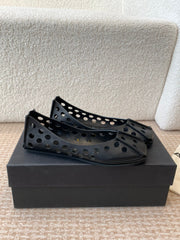 PERFO BALLET FLATS IN BLACK CALFSKIN