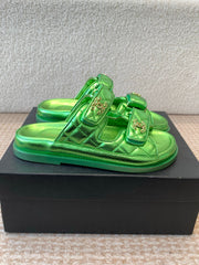 DAD SANDAL IN EMERALD GREEN SHEEPSKIN MULE