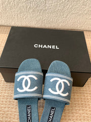 FLAT SLIDE IN AEGEAN BLUE DENIM WITH WHITE LOGO