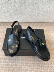 CC MOCCASIN SLINGBACK IN BLACK PATENT CALFSKIN