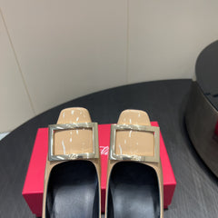 ROGER VIVIER 25S BELLE VIVIER PUMPS 45MM IN BEIGE CALFSKIN GOLD BUCKLE