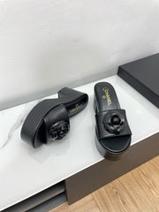 WEDGE PLATFORM BLACK LAMBSKIN WITH FLOWER