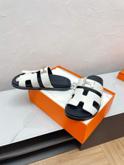 CHYPRE SANDAL WHITE LAMBSKIN WITH H BUCKLE