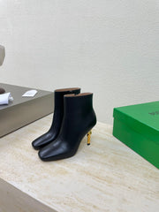 KNOT ANKLE BOOT IN BLACK CALFSKIN WITH GOLD METAL HEEL 9 CM