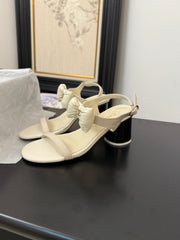 MID HEEL SANDALS IN WHITE CALFSKIN WITH BOW