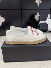 LOAFER IN WHITE CANVAS WITH COLORFUL LOGO