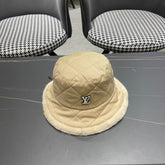 KNITTED BUCKET HAT IN BEIGE COTTON AND LAMB FUR 420922