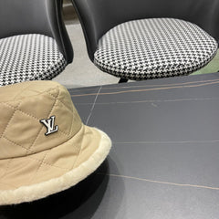 KNITTED BUCKET HAT IN BEIGE COTTON AND LAMB FUR 420922