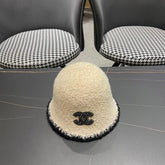 BUCKET HAT IN CREAM BEIGE LAMBSWOOL 426106