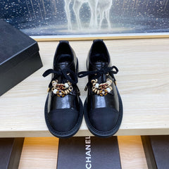 CC COMBAT OXFORD SHOES IN BLACK WRINKLED CALFSKIN AND GROSGRAIN WITH FAUX PEARL