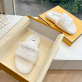 FLAT SLIDE IN WHITE FLEECE