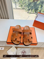 CHYPRE SANDAL IN VIVID ORANGE SUEDE