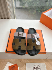 CHYPRE SANDAL IN LIGHT PINK MIX CHOCOLATE BROWN SUEDE